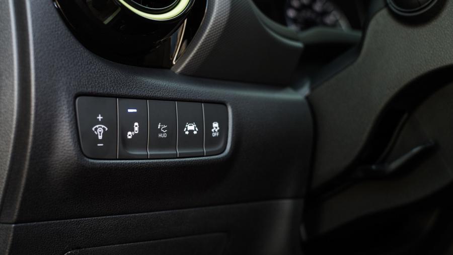 Детали интерьера Hyundai Kona 2018 года  (NA) (фото 83 из 87)